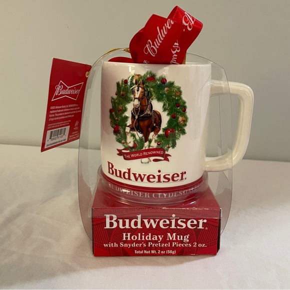 NEW IN BOX 2021 Budweiser Holiday Stein Mug With Clydesdale Horse Wreath - Picture 3 of 8